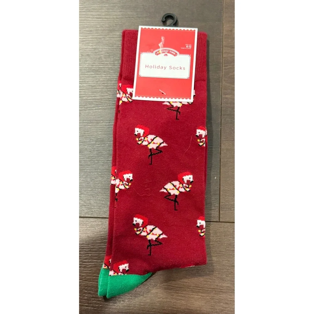 Holiday Time Womens 4-10 Crew Socks Red Flamingo Christmas Lights Novelty New